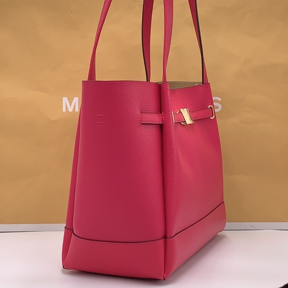 MICHAEL KORS
Reed Large Leather Belted Satchel
Shoulder bag
Electric Pink
NWT - Picture 5 of 14